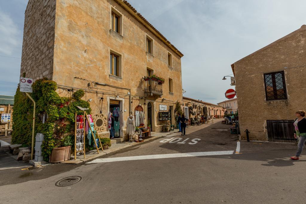 Palazzo Beddoro Appartement San Pantaleo Buitenkant foto