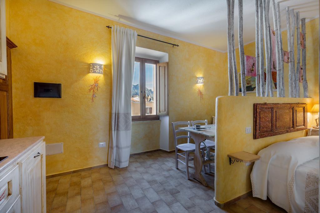 Palazzo Beddoro Appartement San Pantaleo Buitenkant foto