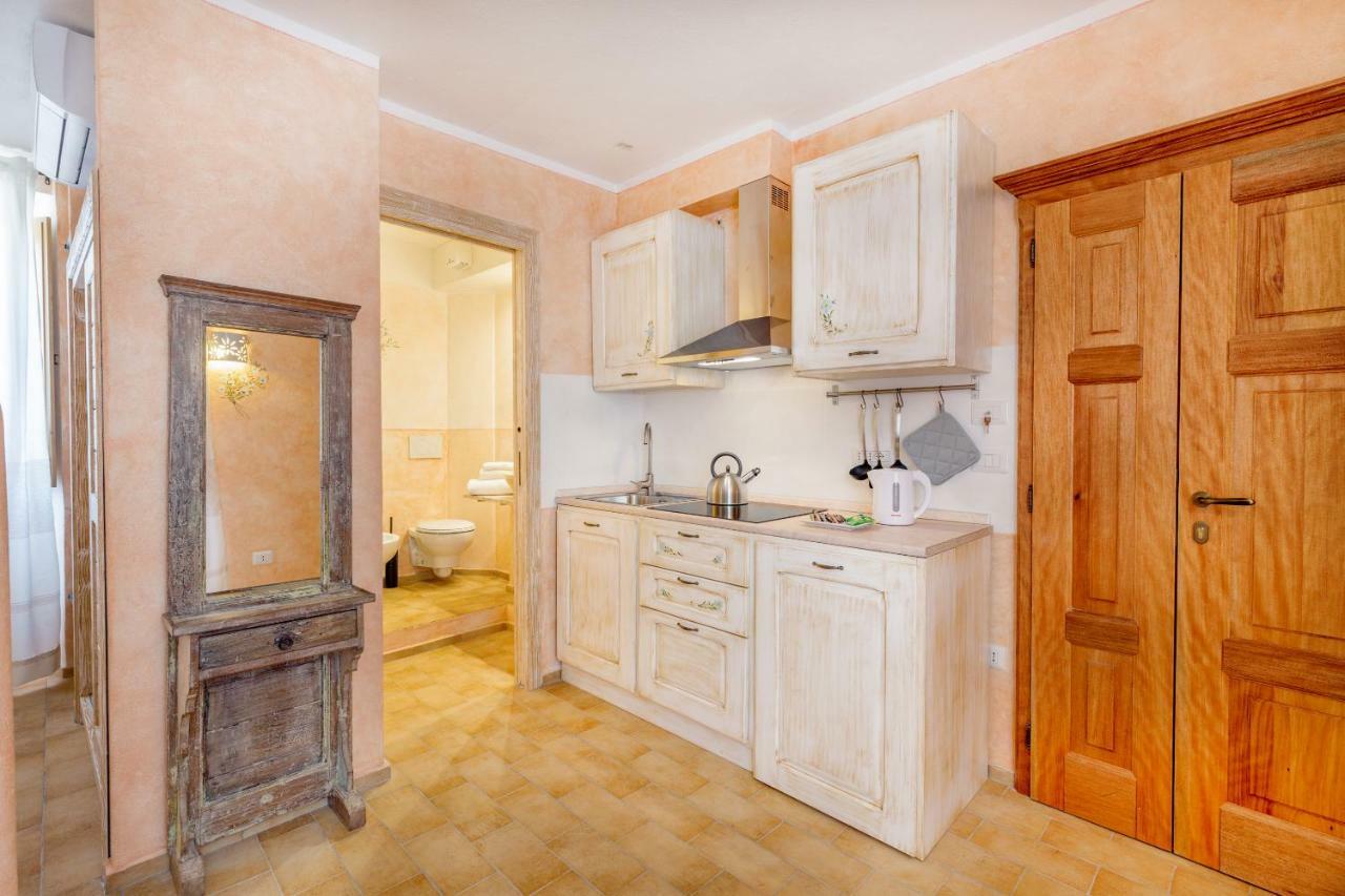 Palazzo Beddoro Appartement San Pantaleo Buitenkant foto